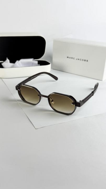 MARC JACOBS BROWN 9816