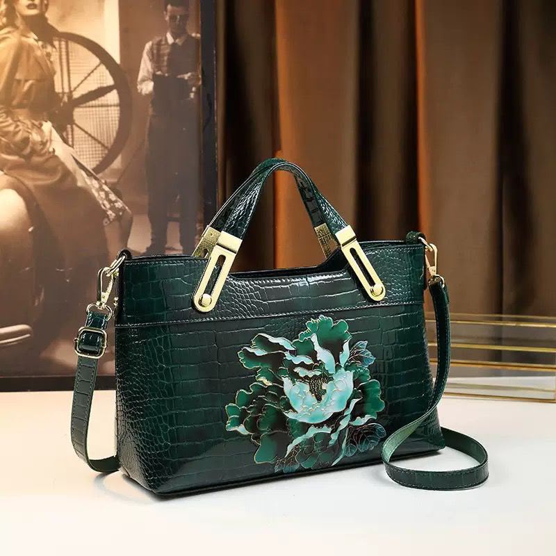 Unveling our New HANDBAG collection