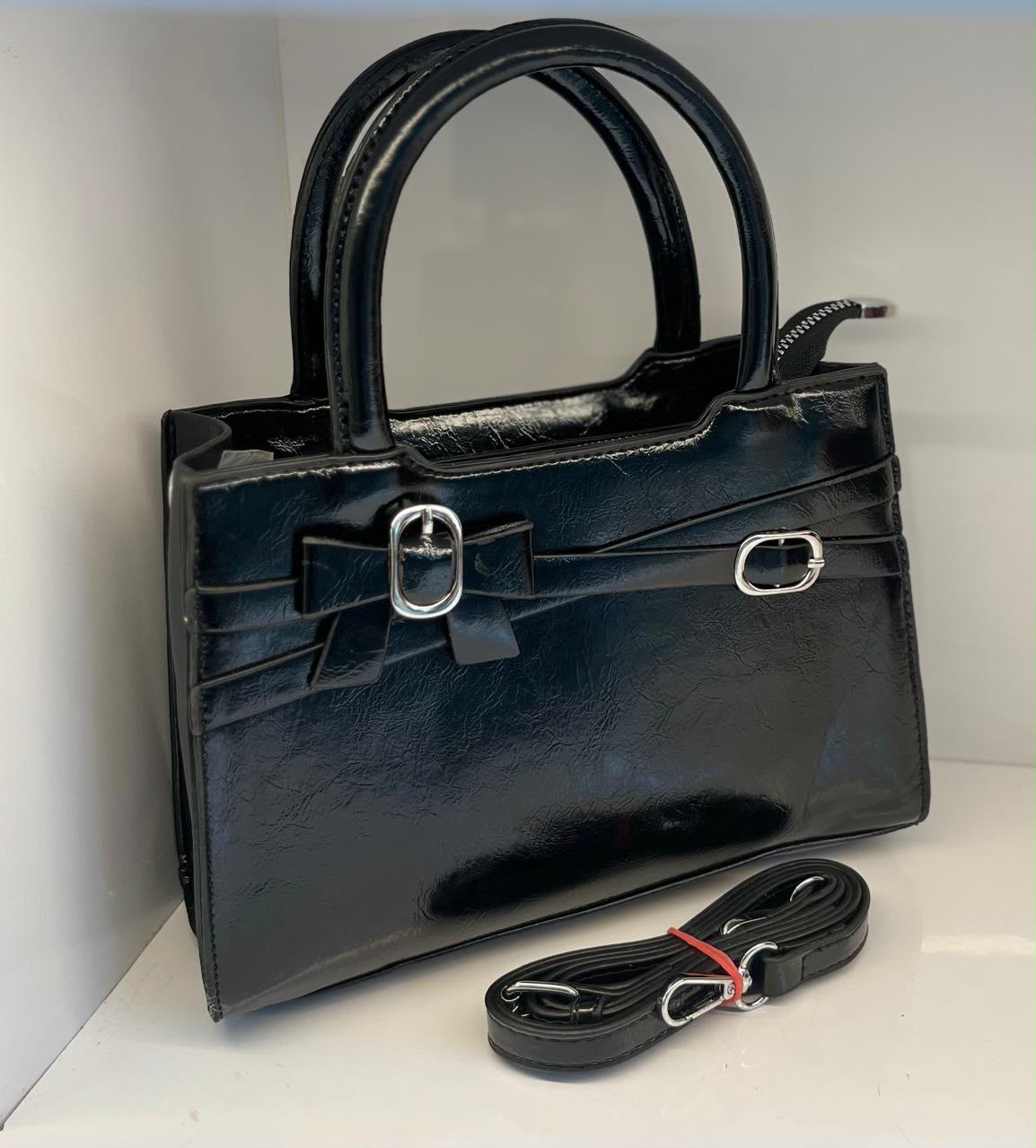 Unveling our New travel collection CAIRO Multifunction Travel Handbag